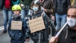 Proteste gegen die Maskenpflicht in Frankreich (Archivbild) (Bild: AFP)