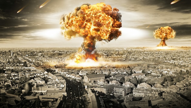 Am 6. August 1945 hat der erste Atombomben-Abwurf auf Hiroshima Zigtausende Menschen getötet. Staatliche Drohungen mit atomarer Vernichtung sind aktuell wieder allgegenwärtig. (Bild: ©twindesigner - stock.adobe.com)