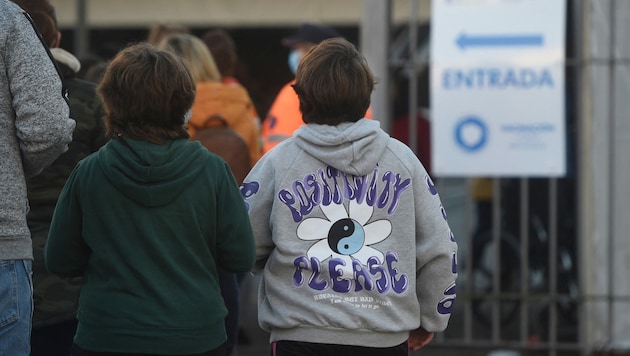 Seit Mitte Dezember werden in Spanien Kinder gegen Corona geimpft. (Bild: APA/AFP/MIGUEL RIOPA)