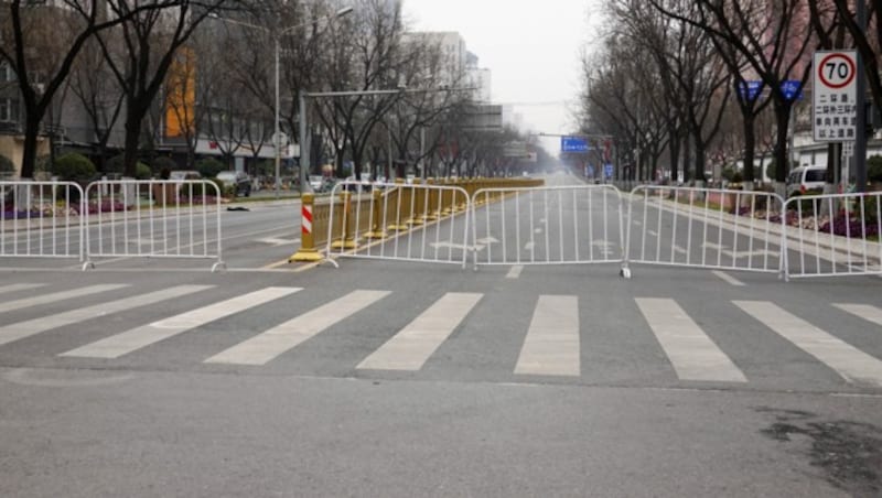 Die Stadt Xi‘an ist bereits seit Weihnachten vollständig abgeriegelt, sämtliche 13 Millionen Einwohner dürfen ihre Häuser praktisch nicht mehr verlassen. (Bild: AFP)