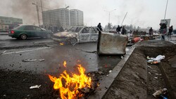 In der kasachischen Wirtschaftsmetropole Almaty gibt es seit Tagen schwere Unruhen. (Bild: AP)