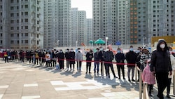 Die chinesische Metropole Tianjin hat Massentests für ihre knapp 14 Millionen Einwohner angeordnet. (Bild: Chinatopix via AP)