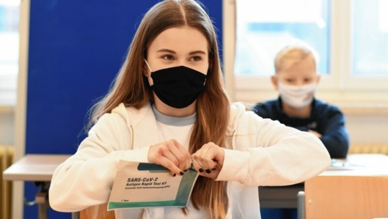 In den Schulen soll weiterhin zwei Mal pro Woche getestet werden, so Polaschek (Bild: Pressefoto Scharinger © Johanna Schlosser)