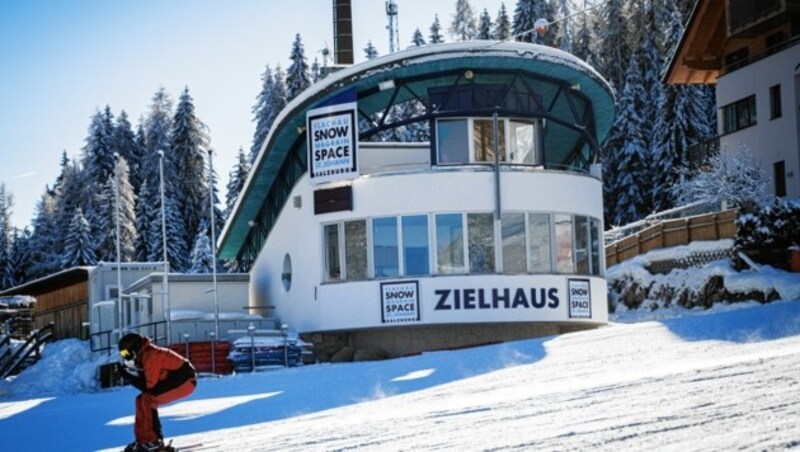 Das Zielhaus in Flachau (Bild: EPA)