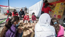 Außenminister Alexander Schallenberg (ÖVP) besichtigte anlässlich seiner Libanon-Reise das Flüchtlingscamp „Haouch er-Refqah“ in Baalbek im Libanon. (Bild: APA/BMEIA/MICHAEL GRUBER)