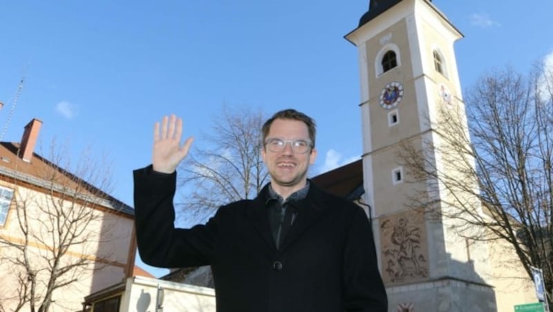 Pfarrer Andreas Monschein verabschiedet sich nach gut fünf Jahren mit einem lachenden und einem weinenden Auge von „seiner“ Kirche in Kindberg. (Bild: Jauschowetz Christian)