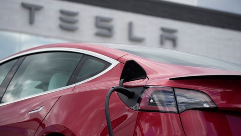 Nicht einmal die miserable Qualität der Autos verhindert den Tesla-Sieg in der Zufriedenheitsstudie. (Bild: Associated Press)