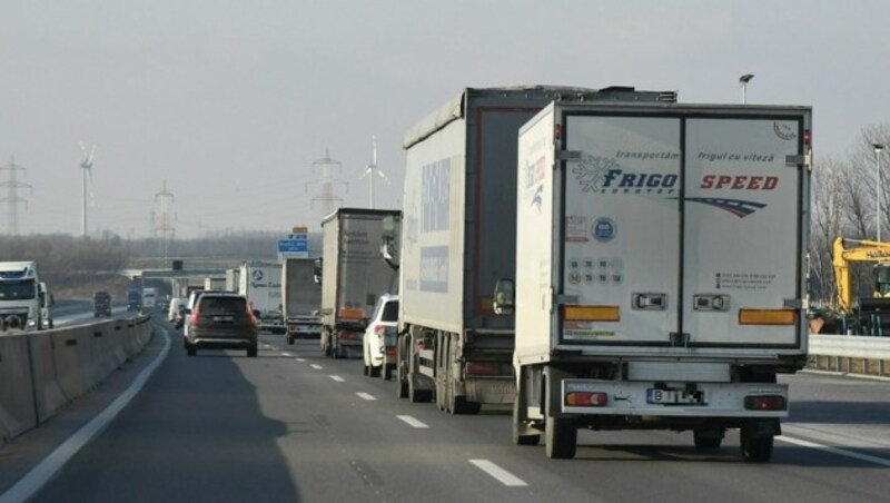 Die Transporte von weggeworfenen Lebensmitteln verursachen beträchtlichen Verkehr (Symbolbild) (Bild: P. Huber)