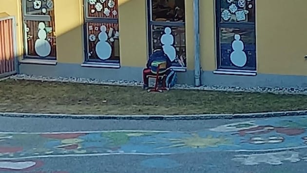 Dieses Foto zeigt den neunjährigen Schüler in Voitsberg beim Test im Freien. (Bild: zVg)