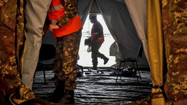 Ein Testcenter in Codogno (Bild: Claudio Furlan/LaPresse via AP)