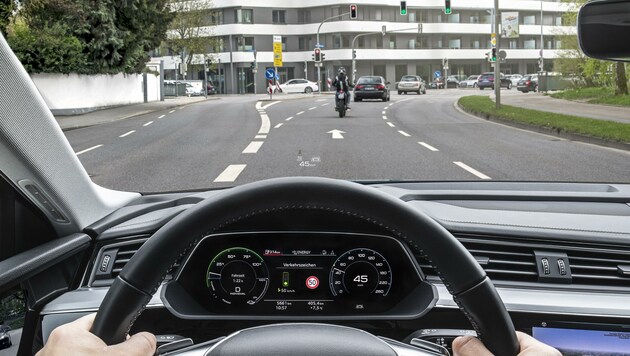 Die Audi-Ampelinformation soll das Fahren effizienter und entspannter machen. (Bild: Alexander Herold)