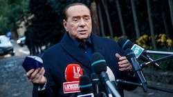 Der ehemalige italienische Ministerpräsident Silvio Berlusconi (Bild: AP)