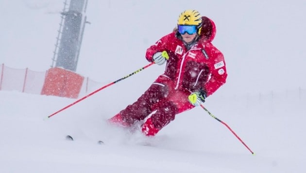 Nina Ortlieb arbeitet am Arlberg bei jedem Wetter dafür, schon bald wieder am Rennstart stehen zu können. (Bild: Maurice Shourot)