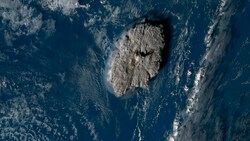 Dieses vom japanischen Wettersatelliten Himawari-8 aufgenommene Satellitenbild zeigt einen unterseeischen Vulkanausbruch im Pazifikstaat Tonga. (Bild: AP)