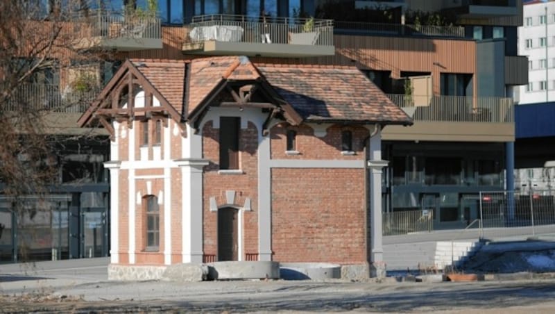 Ein historisches Gebäude der alten Trabrennbahn (Bild: Gerhard Bartel)