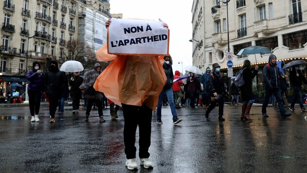 In den vergangenen Tagen kam es wiederholt zu Demonstrationen gegen die neuen Maßnahmen. (Bild: AP)
