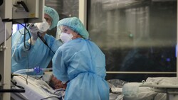 Ein Covid-19-Patient wird auf der Intensivstation der Leipziger Uniklinik in Sachsen behandelt. (Bild: APA/dpa-Zentralbild/Jan Woitas)