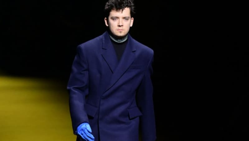 „Sex Education“-Star Asa Butterfield machte am Laufsteg von Prada ebenfalls eine gute Figur. (Bild: AFP )