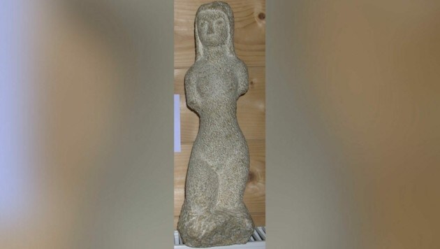 Wo ist diese 36 Zentimeter große Frauenskulptur abgeblieben? Das Kunstwerk verschwand in Strobl. (Bild: zVg)