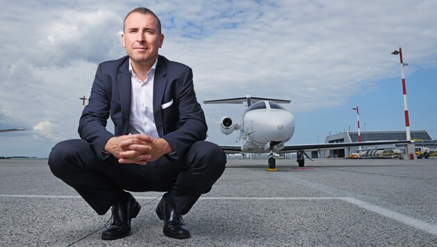 Bernhard Fragner ist Geschäftsführer bei der von Hörsching aus agierenden Privatfluglinie GlobeAir. (Bild: GlobeAir)
