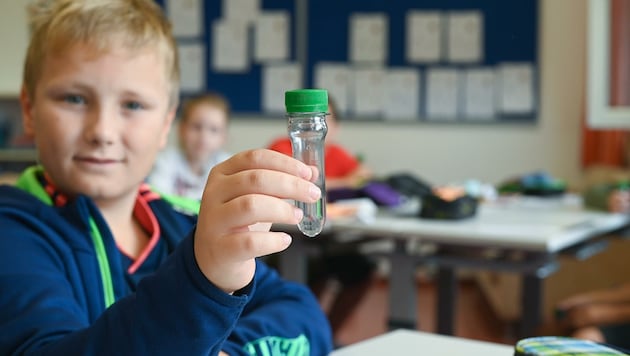 Zusätzlich wird es fünfmal pro Woche Antigentests an allen Salzburger Schulen geben (Bild: Scharinger Daniel)