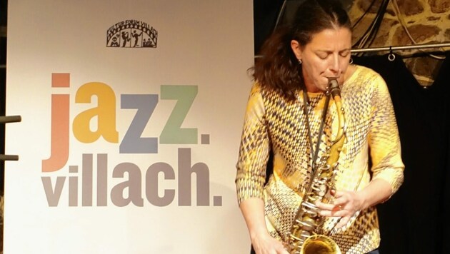 Saxofonistin Tanja Feichtmair begeisterte in Villach.  (Bild: Perisutti Tina)