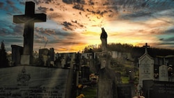 So schön und traurig: Die besondere Atmosphäre auf Friedhöfen hat seinen Preis.