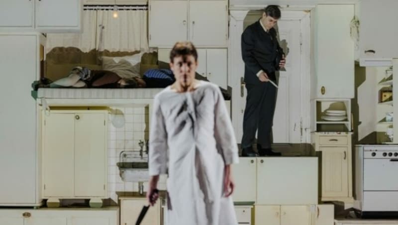 Es ist ein düsteres Stück, das aktuell im Wiener Akademietheater aufgeführt wird. (Bild: Marcella Ruiz Cruz)