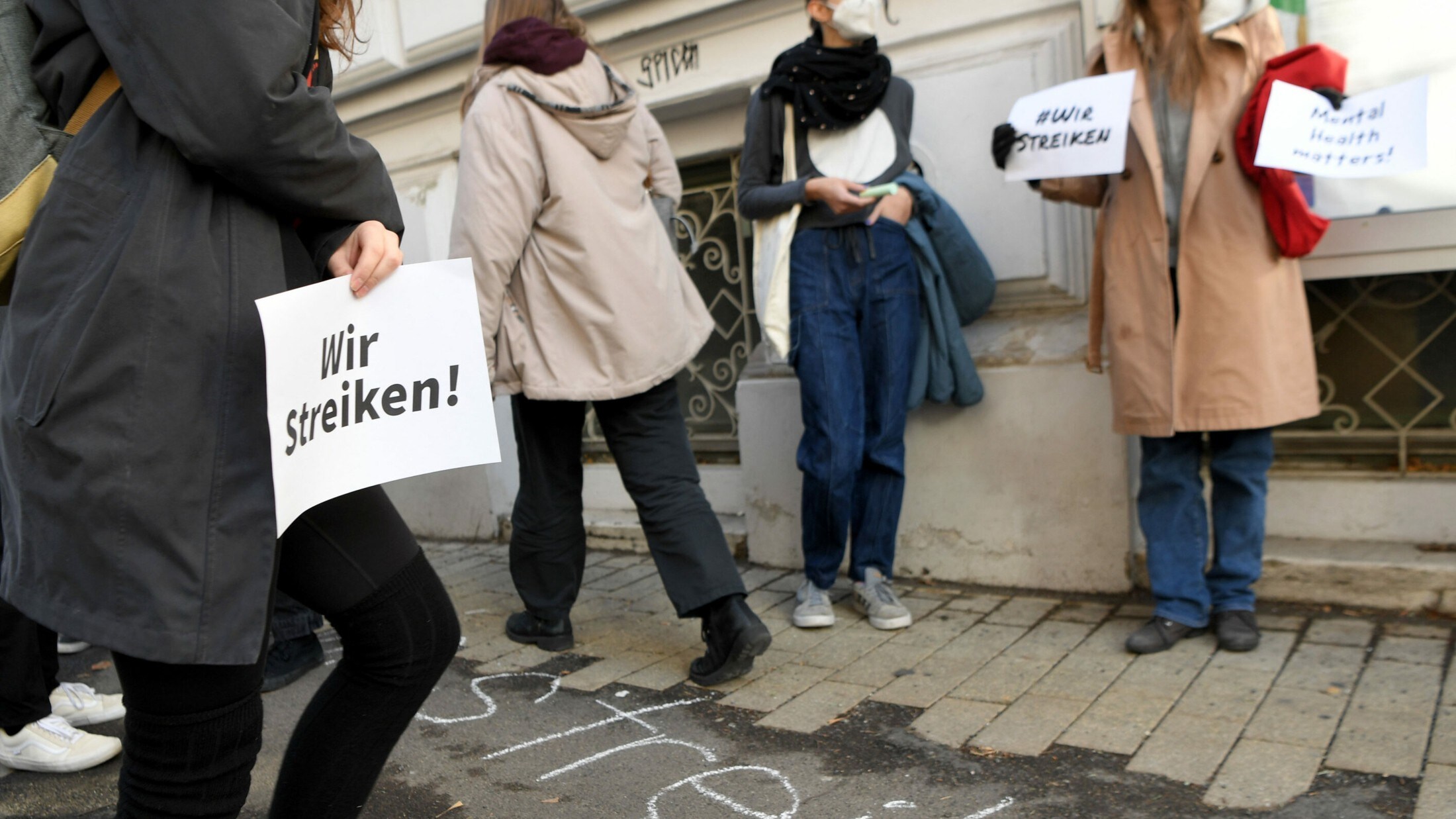 „Wollen Gehört Werden“ - Warnstreik: Schüler Gingen Auf Die Straße ...