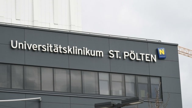 Das Universitätsklinikum St. Pölten wird nach Aufregung eines Herzpatienten abermals scharf kritisiert. (Bild: Huber Patrick)