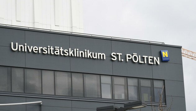 Das Universitätsklinikum St. Pölten wird nach Aufregung eines Herzpatienten abermals scharf kritisiert. (Bild: Huber Patrick)