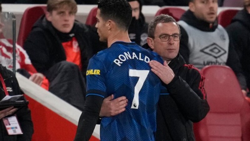 Manchester United‘s Cristiano Ronaldo und Trainer Ralf Rangnick (Bild: Copyright 2022 The Associated Press. All rights reserved)