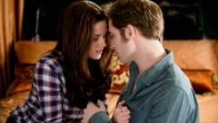 Kristen Stewart und Robert Pattinson spielten in der „Twilight“-Reihe Bella Swan und Vampir Edward Cullen. (Bild: Interfoto / picturedesk.com)