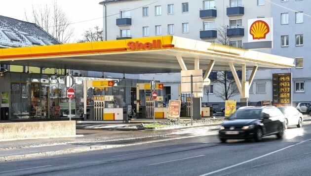 Diese Tankstelle im Linzer Franckviertel wurde überfallen (Bild: Alexander Schwarzl)