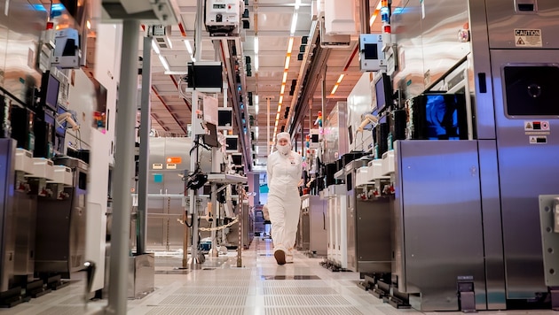 So sieht es im Inneren einer Intel-Fabrik aus. (Bild: Intel)