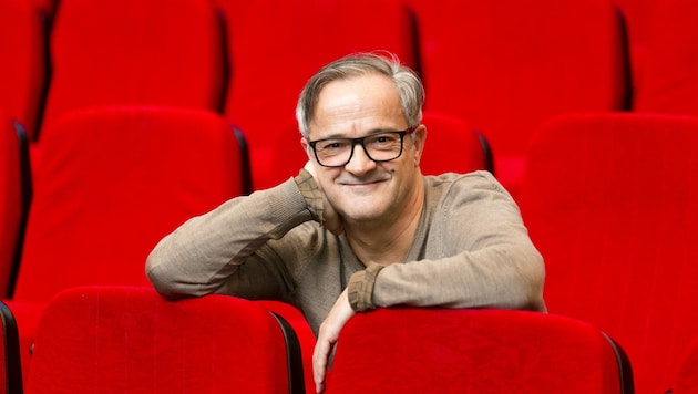 Regisseur Martin Gruber zeigt derzeit in Dornbirn „Pension Europa“ und „Die große Show“. (Bild: Mathis Fotografie)