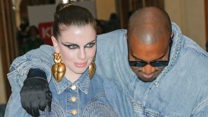 Kanye West und Julia Fox in Paris (Bild: Sipa Press / Action Press/Sipa / picturedesk.com)