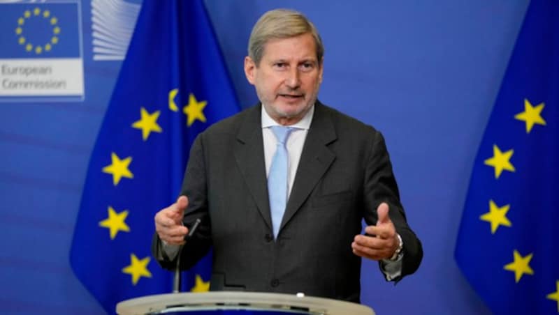 Der österreichische EU-Kommissar Hahn argumentiert die Geldforderung mit Wünschen der Mitgliedsstaaten, die erfüllt werden sollen. (Bild: APA/AFP/POOL/Virginia Mayo)