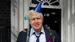 Johnson beim Feiern (Bild: AP/Jonathan Short)