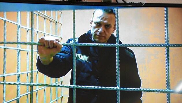 Alexej Nawalny sitzt in der Strafkolonie 6 in Melechowo - etwa 260 Kilometer nordöstlich von Moskau - unter besonders harten Haftbedingungen. (Bild: AP/Denis Kaminev)