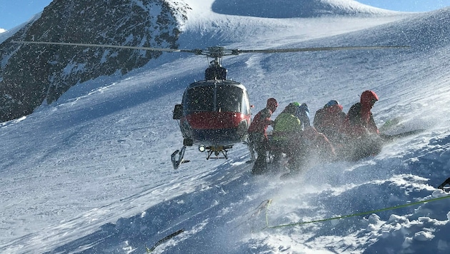 Tragischer Fall aus Tirol: Am 25. Februar 2021 starb ein 27-jähriger Tourengeher Großvenediger nach dem Sturz in eine 35 Meter tiefe Gletscherspalte. (Bild: APA/ZOOM.TIROL)