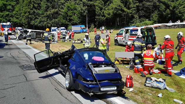 Zehn Menschen wurden beim Unfall in Dobl-Zwaring im Juni 2021 verletzt. (Bild: FF Zwaring)