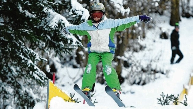 Wintersportschnuppern: Mutige Kinder können sich beim Skispringen versuchen (Bild: Klagenfurt Sport)