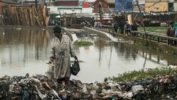 2022: Tausende Menschen verloren durch Tropensturm „Ana“ in Westafrika ih gesamtes Hab und Gut. (Bild: APA/AFP/RIJASOLO)