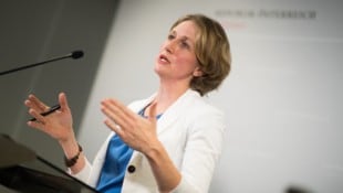 Sie ist wohl eine der bekanntesten Persönlichkeiten der vergangenen Untersuchungsausschüsse. Die ...