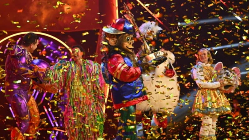 Der Affe gewinnt die erste Staffel „The Masked Dancer“ auf ProSieben. Unter der Maske steckte Schauspieler und Sänger Oli P. (Bild: ProSieben/Willi Weber)