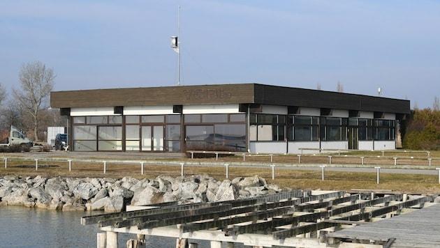 Die Segler haben das frühere Klubgelände beim Seebad Breitenbrunn bereits Anfang des Jahres geräumt. (Bild: P. Huber)