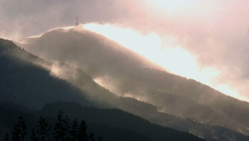 Der Sturm wird auf den Bergen Orkanstärke erreichen. (Bild: CHRISTOF BIRBAUMER)