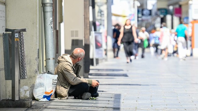 660 Fälle von illegaler Bettelei gab es im Vorjahr in Linz. (Bild: Alexander Schwarzl)