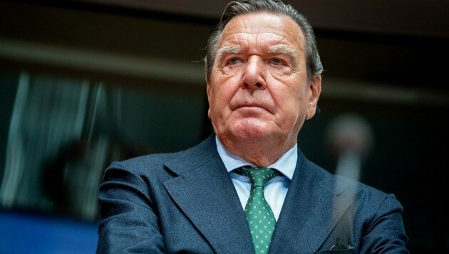 Deutschlands Altkanzler Gerhard Schröder (Bild: APA/dpa/Kay Nietfeld)